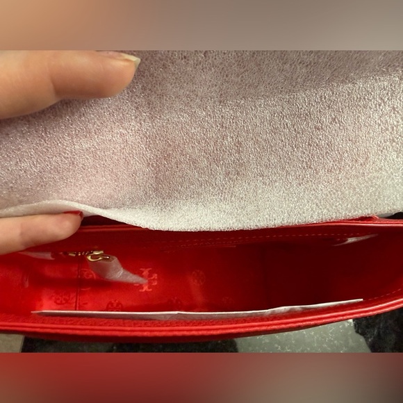 TORY BURCH Pebbled Leather Shoulder Bag With Adjustable Chain Vermillion Red - Picture 6 of 12